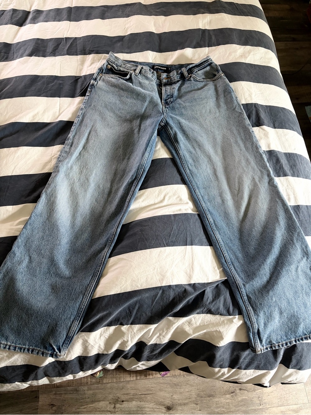 EB Denim Women’s Size 30 in Luca Wash Button Fly Mid Rise Baggy Jean